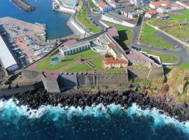 英雄港塞巴斯蒂昂城堡酒店，位于英雄港的酒店