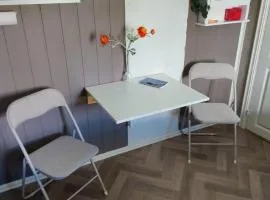 Øya husrom nær E6,dobbeltrom, gratis parkering