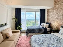 1-BR Suite with 2 Beds & Mountain Views in Aeon Towers beside Abreeza Mall 100MBPS WIFI