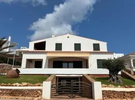 Chalet en Fornells a primera línea de mar con piscina y vistas