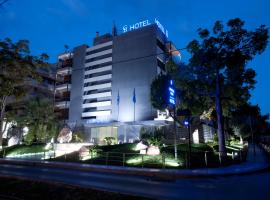 水晶蓝色酒店，位于雅典格利法达的酒店