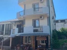 Cactus Hotel,位于科布列季的酒店