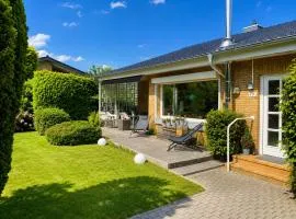 Modernes großes Haus 125qm bei Hamburg - Familien, Gruppen & Business, WiFi 100Mbit Glasfaser, Kamin, Garten 760 qm, zwei Bäder