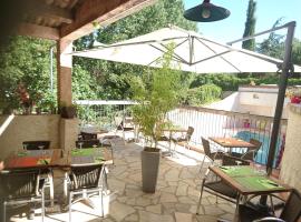 HOTEL 3 étoiles NN "LOU CIGALOUN"，位于Saint Antonin du Var的酒店
