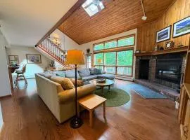 W5 Dog-Friendly Bretton Woods Retreat Near Skiing, Hiking, Golf & the Omni Resort