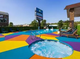 Days Inn By Wyndham Pigeon Forge South