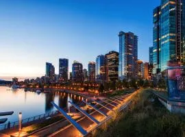 Modern 2BR Luxury Apartment - Amazing Location, Steps To Everything!
