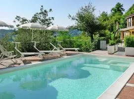 Apartment in Montefortino with Pool