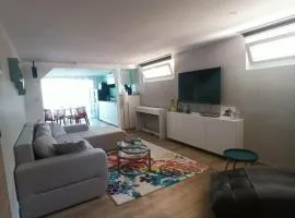 Cozy space with private jacuzzi & pool, Annecy