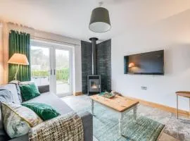 Luxury Cottage in the New Forest with Log Burner