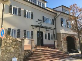 霍尔兰姆梅因酒店，位于吕塞尔斯海姆的Spa酒店