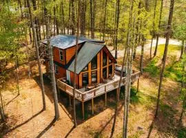 Private Cabin w King Bed and Private Hot Tub