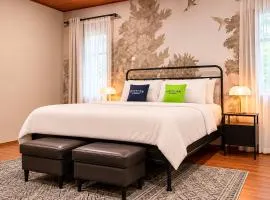 Urbanview Hotel Kalaras & Mini Zoo Cijeruk Bogor