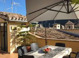 Appartamento con terrazza in Via Campo dei Fiori