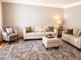 Bright & Spacious Home Perfect for Families 2 Bedrooms 1 full bathroom