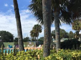 Tropical Inn Palm Bay，位于棕榈湾的酒店