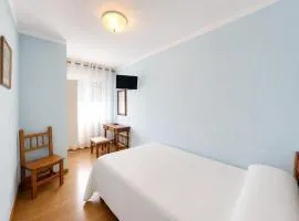 Hostal ** EC León