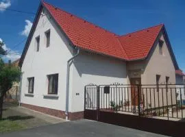 Gyarmati Apartman Örvényes