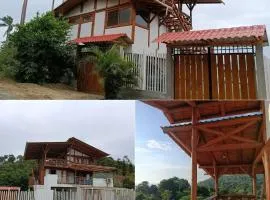 Beach house on a coastal cliff in Canoa-Manabí