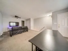 3 Mi to Mill Creek Parks - Pet Friendly!