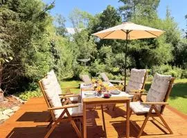 Naturnest mit Garten & Bach by CASTORA HOMES