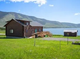 Henry's Lake View Cabin + BBQ + Fire Pit + Decks!