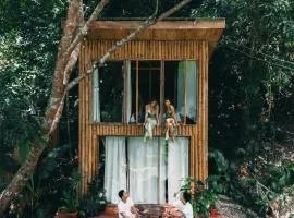 Riverside Cabin Near Cambugahay Falls With Kitchen