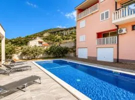 Nice Apartment In Vrgorac With Swimming Pool