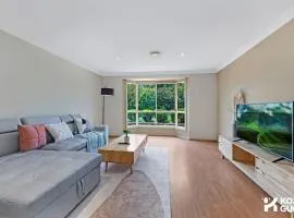 KozyGuru | Penrith | Cosy 4 BED Holiday House