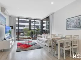KozyGuru | Penrith | 2 Bed 2 Bath Apt Free Parking