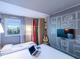 波尔图盖亚诺宜必思酒店