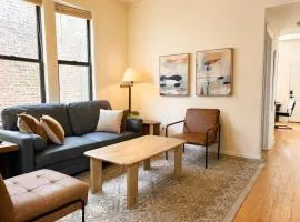 Flexhome Ukrainian Village 2BR - Private Balcony & Walkable Location