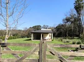 Cálida Casa con amplio espacio verde en Raco