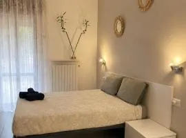 Private Room with Ensuite In Front of Saronno Station