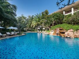 Ravindra Beach Resort & Spa - SHA Extra Plus，位于纳仲天的酒店