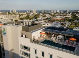 Holiday Inn & Suites Sunshine Coast by IHG