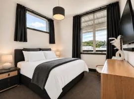 The Nelson Loft - Sauna, Balcony & City Centre Living