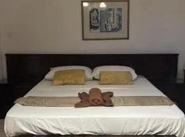 Balcony Retreat - Private Double Room with Balcony
