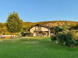 Villa Kadeli