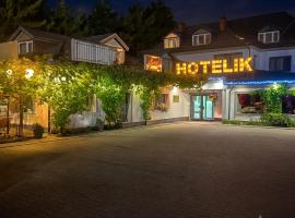 Hotelik Zielonka，位于杰隆卡的酒店