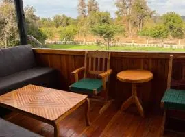 EarthShip Log Cabin, Timau