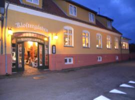 Hotel Klostergaarden，位于阿灵厄的海滩短租房