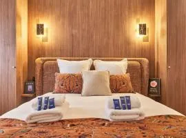 Le Grand Paris Apartments