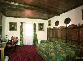 帕沃内城堡酒店