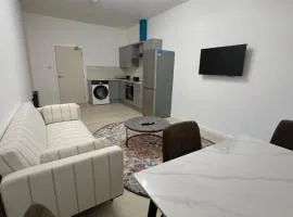 Apartment 3 by SJP - Central Location - Near Station - Sleeps 3