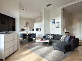 Central 3BR with Parking & Sauna