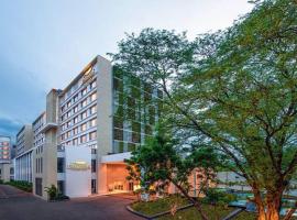 羽毛钦奈拉达酒店，位于钦奈金奈机场 - MAA附近的酒店