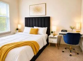 Luxury 2BR Retreat Resort Pool Gym & Fast WiFi