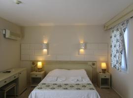 Club Mackerel Holiday Village，位于福卡的酒店
