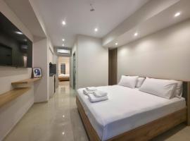 Lucia Hotel Paralia，位于帕拉利亚卡泰里尼斯的酒店